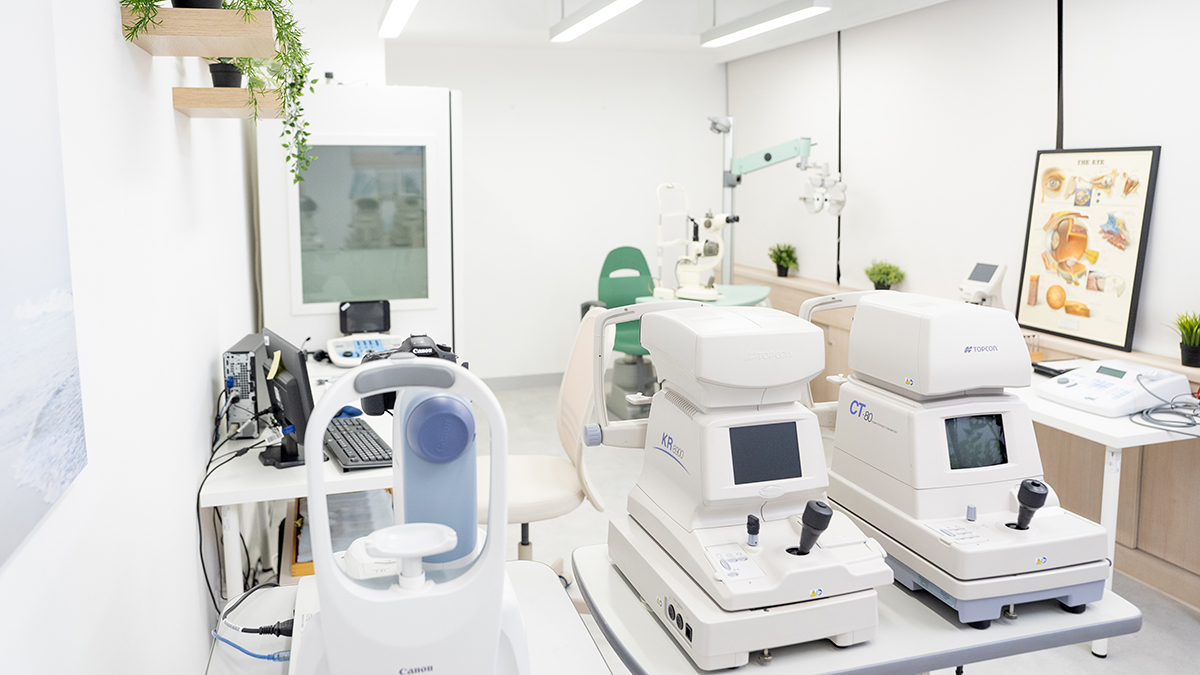 SJS C. C. Wu Hearing and Optical Centre — advanced medical equipment